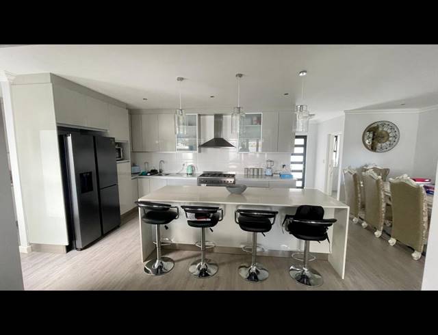 3 BEDROOM FREEHOLD FOR SALE IN SAGEWOOD